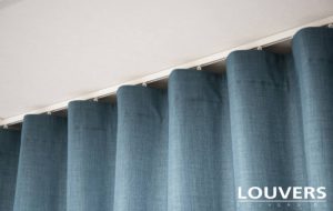 Louvers rail voor gordijn