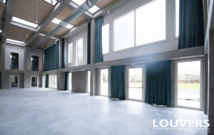 Louvers rail voor gordijn