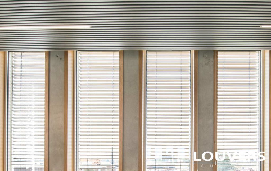 buiten horizontale lamellen Louvers